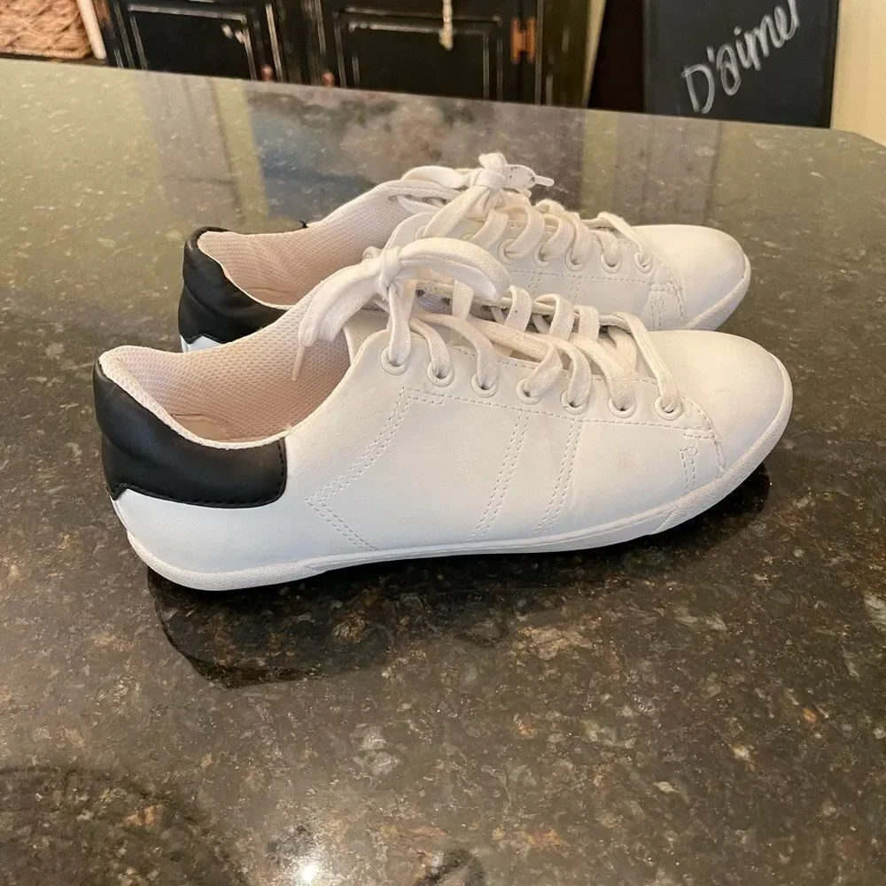 *Sugar* Sz 6.5 White & Navy Sneakers